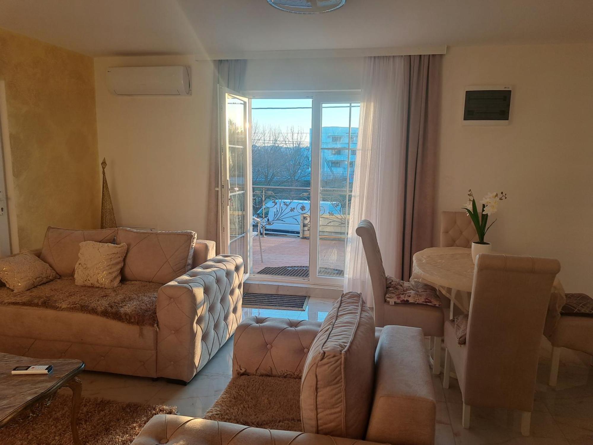 Dina Lux Apartman Jagodina Exterior photo
